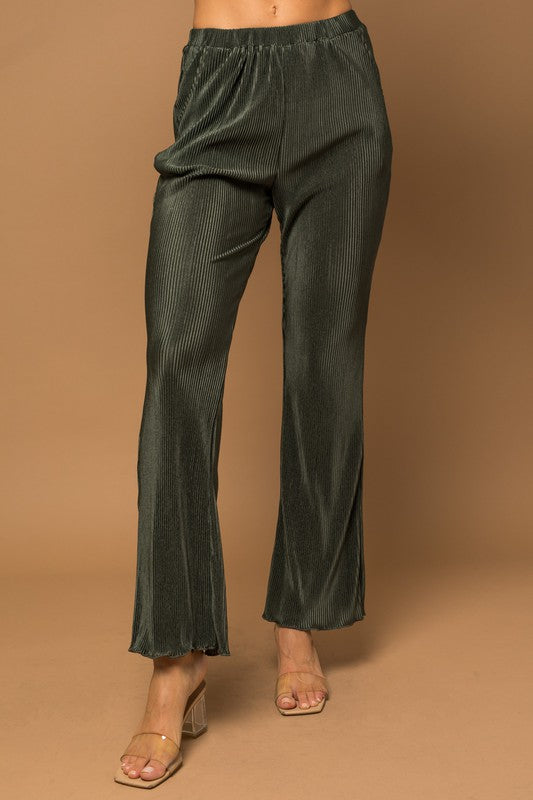 Too Fit to Flare Plisse Pants